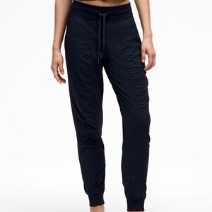 🍋 Lululemon Black Mid-Rise Dance Studio Joggers TALL Sz 10 Excellent Con 32”